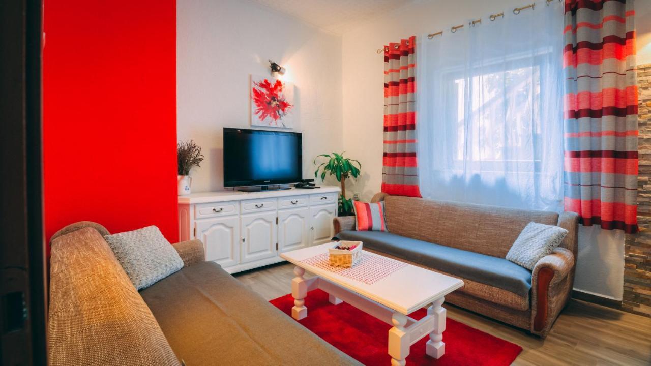 Apartment Lana *